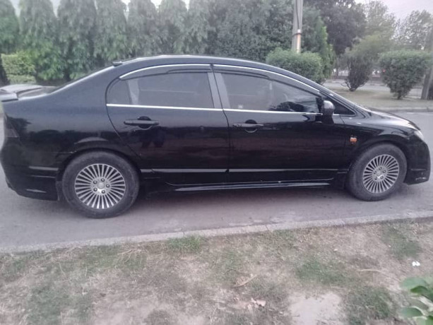honda-civic-vti-2012-model-big-14