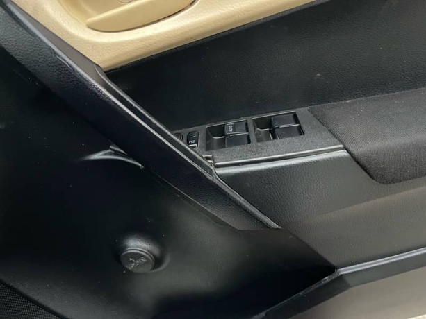 toyota-corolla-xli-2019-big-6