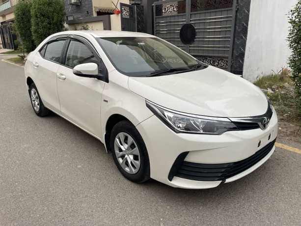 toyota-corolla-xli-2019-big-1