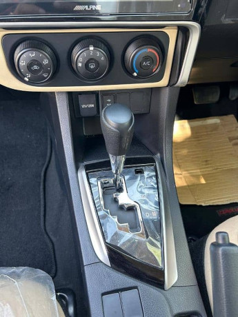toyota-corolla-altis-2023-big-11