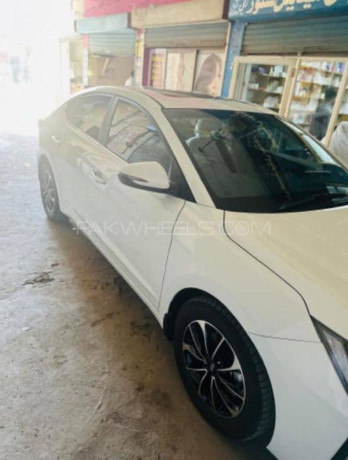 hyundai-elantra-2024-big-4