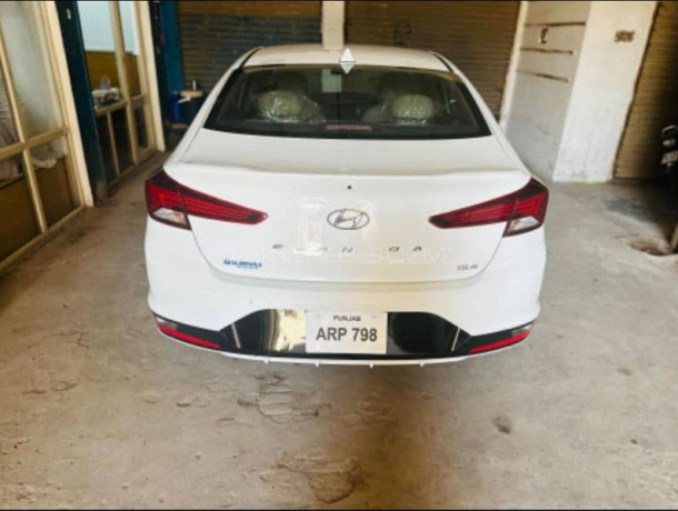 hyundai-elantra-2024-big-1