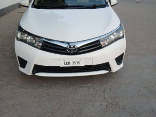 toyota-corolla-altis-2015