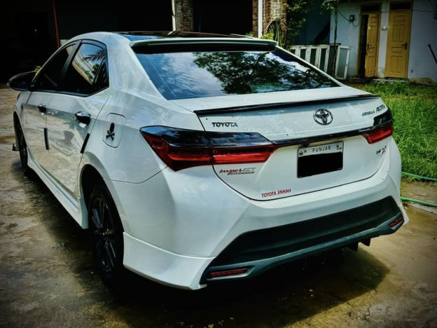 toyota-corolla-altis-16-x-big-1
