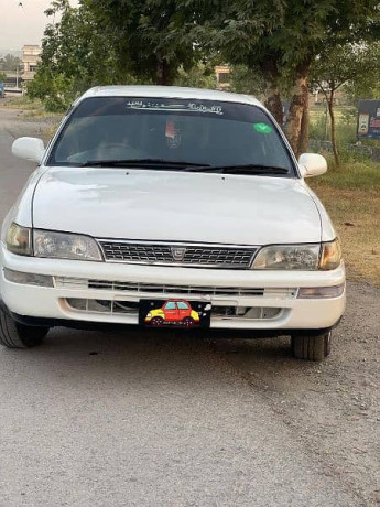 toyota-corolla-20-d-2000-big-0