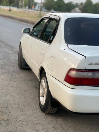 toyota-corolla-20-d-2000-big-3