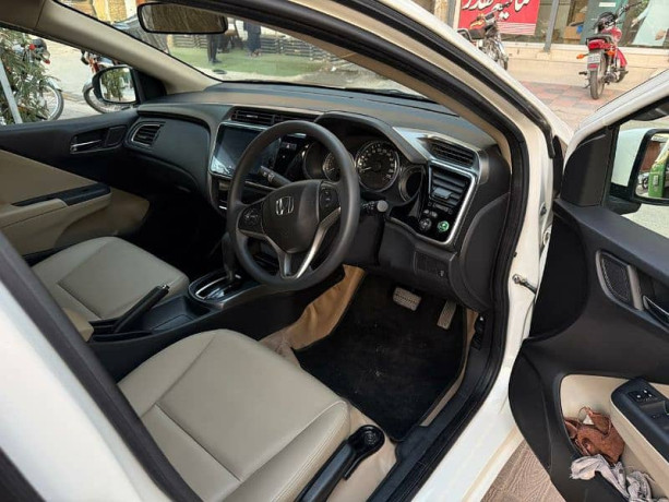 honda-city-aspire-2023-big-6