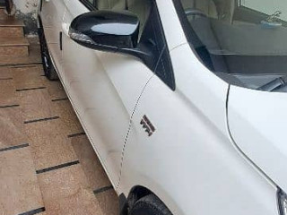 toyota-yaris-gli-13-manual-2021