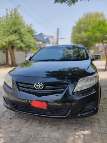 toyota-corolla-gli-2010-big-12