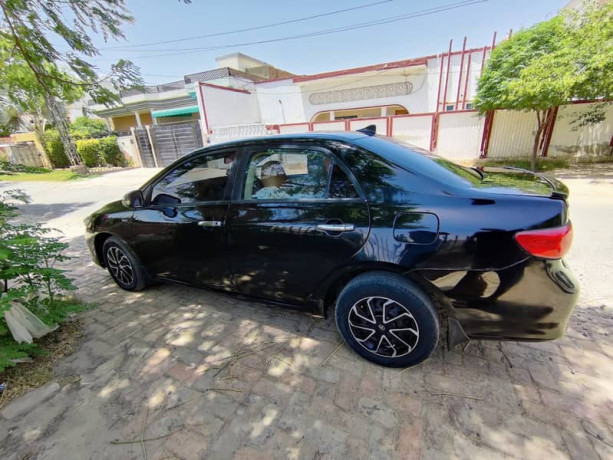 toyota-corolla-gli-2010-big-2