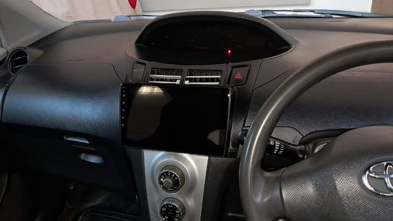 toyota-vitz-2005-big-0