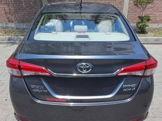 toyota-yaris-2021