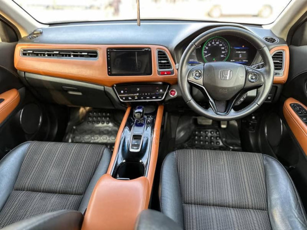 honda-vezel-z-package-big-11