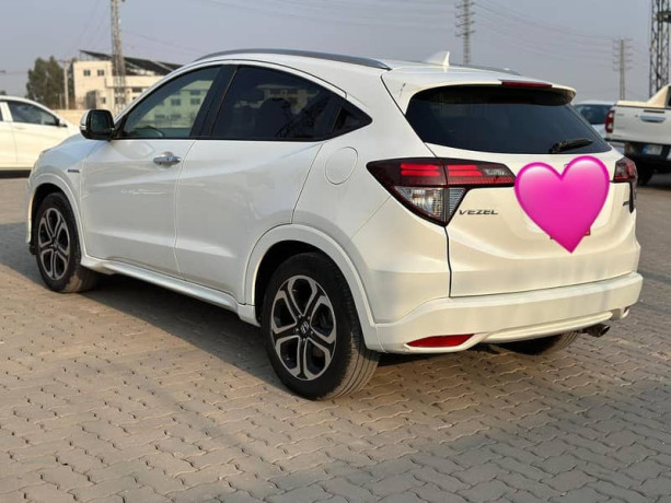 honda-vezel-z-package-big-0