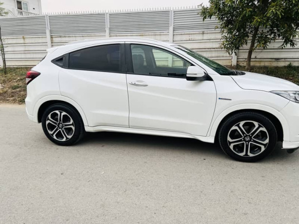 honda-vezel-z-package-big-2
