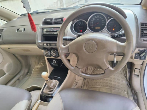 1st-owner-honda-city-idsi-2005-o3oo-9666751-big-12