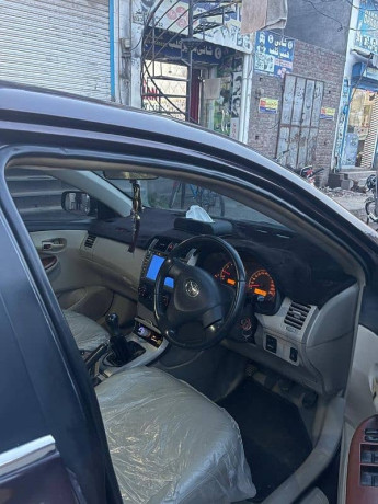 toyota-corolla-gli-2013-big-8
