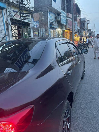 toyota-corolla-gli-2013-big-7