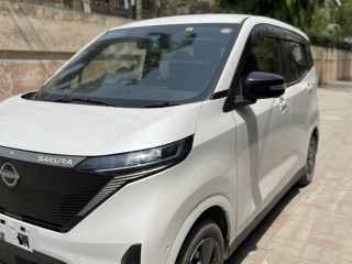 nissan-sakura-g-package-top-of-the-line