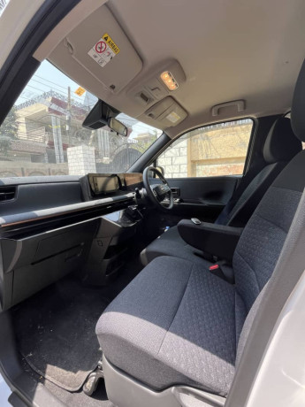 nissan-sakura-g-package-top-of-the-line-big-8