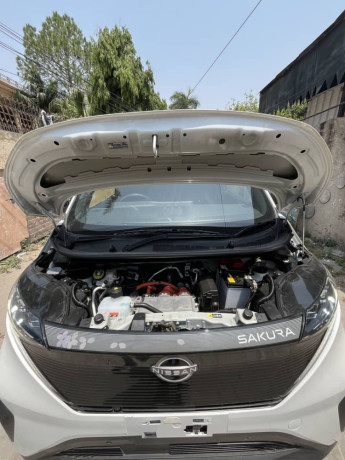 nissan-sakura-g-package-top-of-the-line-big-10