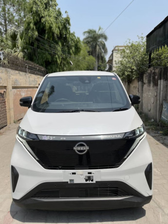 nissan-sakura-g-package-top-of-the-line-big-1