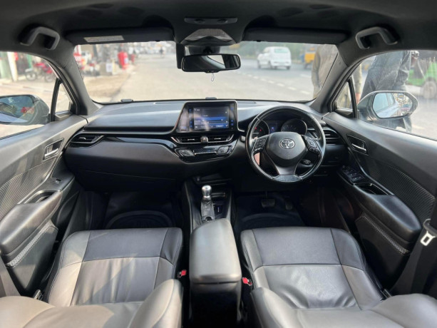 toyota-c-hr-uk-g-led-big-2
