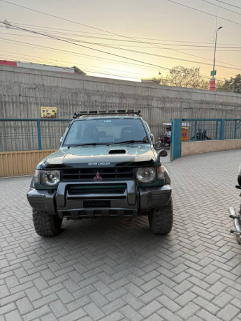 mitsubishi-pajero-28-1998-manual-big-1