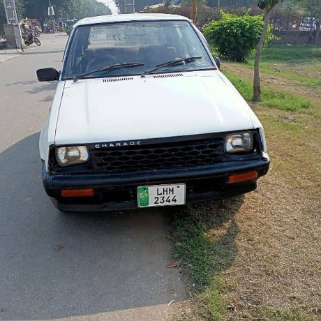 daihatsu-charade-1984-big-0