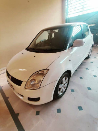 suzuki-swift-2012-big-0