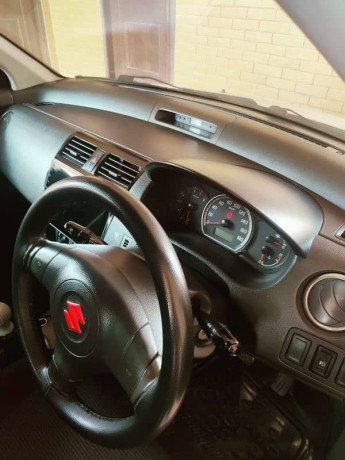 suzuki-swift-2012-big-9