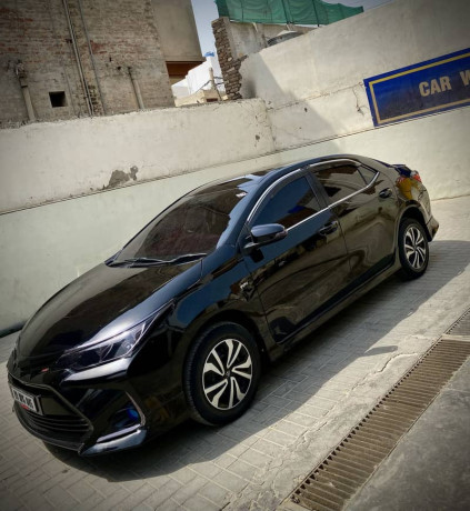 corolla-gli-2018-model-big-2