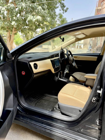 toyota-corolla-altis-16-big-8