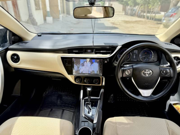 toyota-corolla-altis-16-big-4