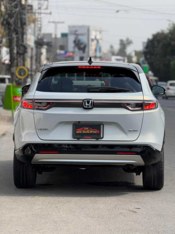 honda-vezel-e-play-hev-big-8