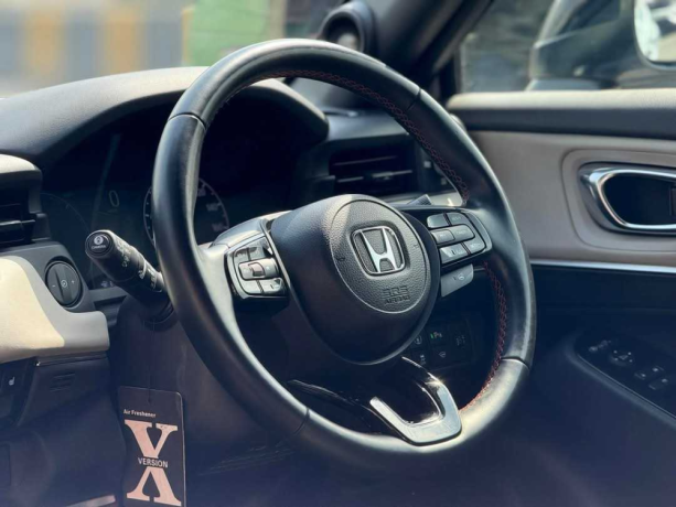 honda-vezel-e-play-hev-big-3
