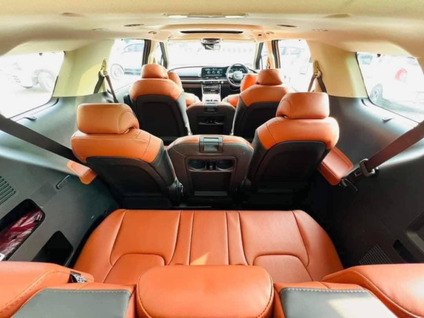 kia-grand-carnival-34cc-petrol-big-5