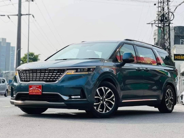kia-grand-carnival-34cc-petrol-big-1