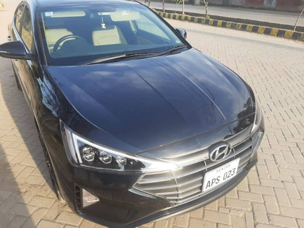 hyundai-elantra-gls-2023-big-1