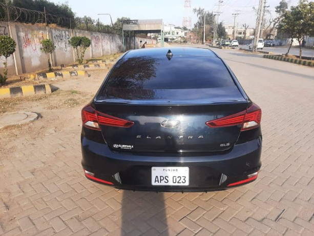 hyundai-elantra-gls-2023-big-6
