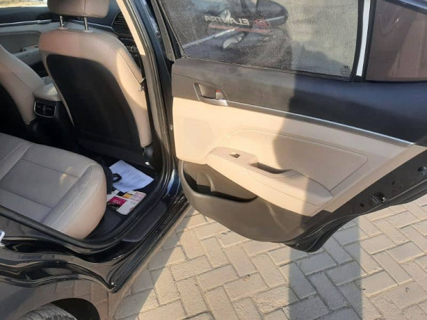 hyundai-elantra-gls-2023-big-13