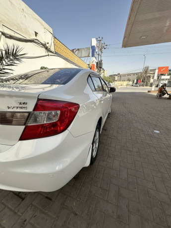 honda-civic-vti-2014-big-12