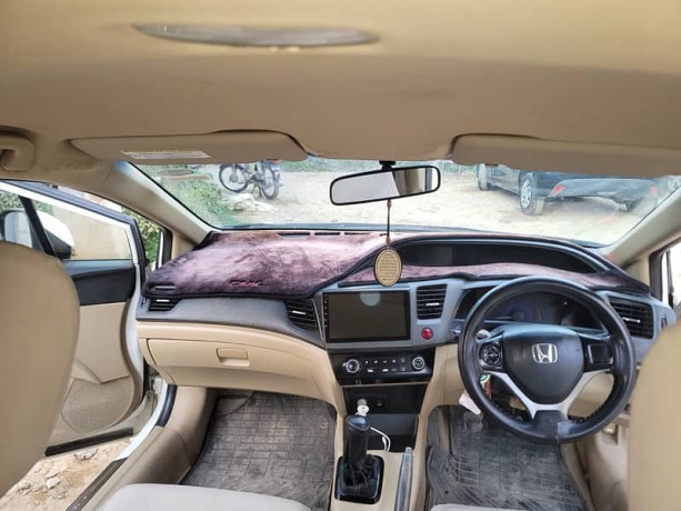honda-civic-vti-2014-big-11