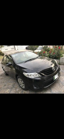 toyota-corolla-xli-2013-minor-touchup-due-to-scratches-almost-genuine-big-5