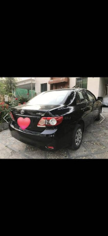 toyota-corolla-xli-2013-minor-touchup-due-to-scratches-almost-genuine-big-8
