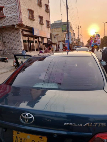 toyota-corolla-altis-2012-big-1
