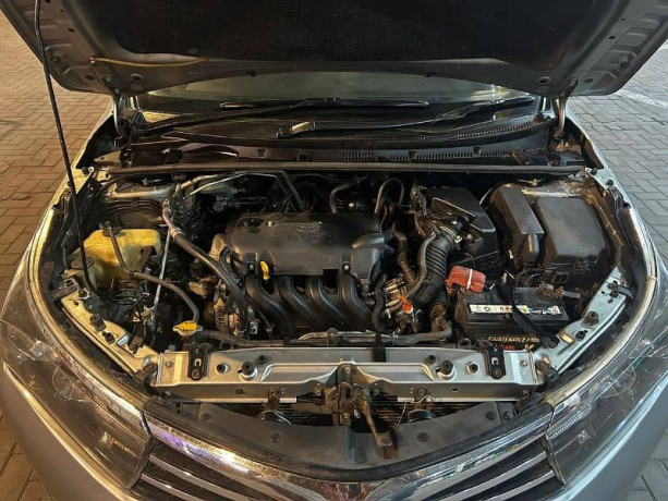 toyota-corolla-gli-2015-big-8