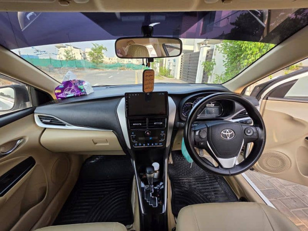 toyota-yaris-2022-big-11