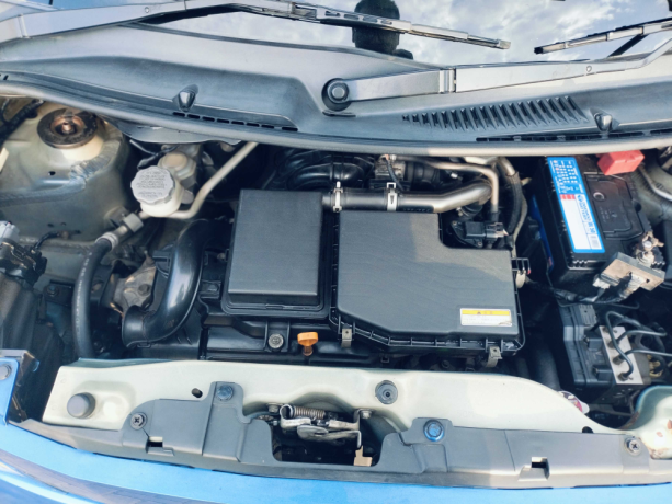 nissan-mocco-total-original-big-9