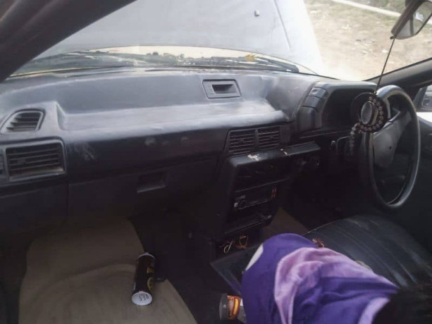 mitsubishi-lancer-1991-big-9